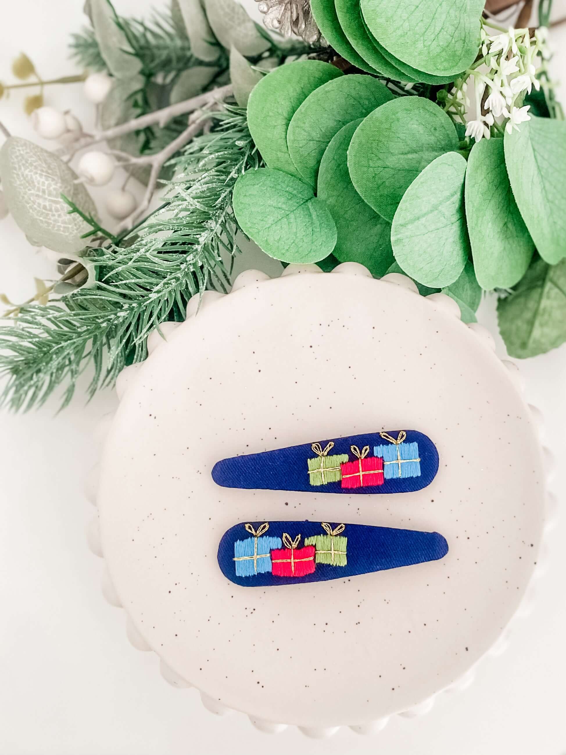 Christmas Hand-embroidered Hair clips - Pair