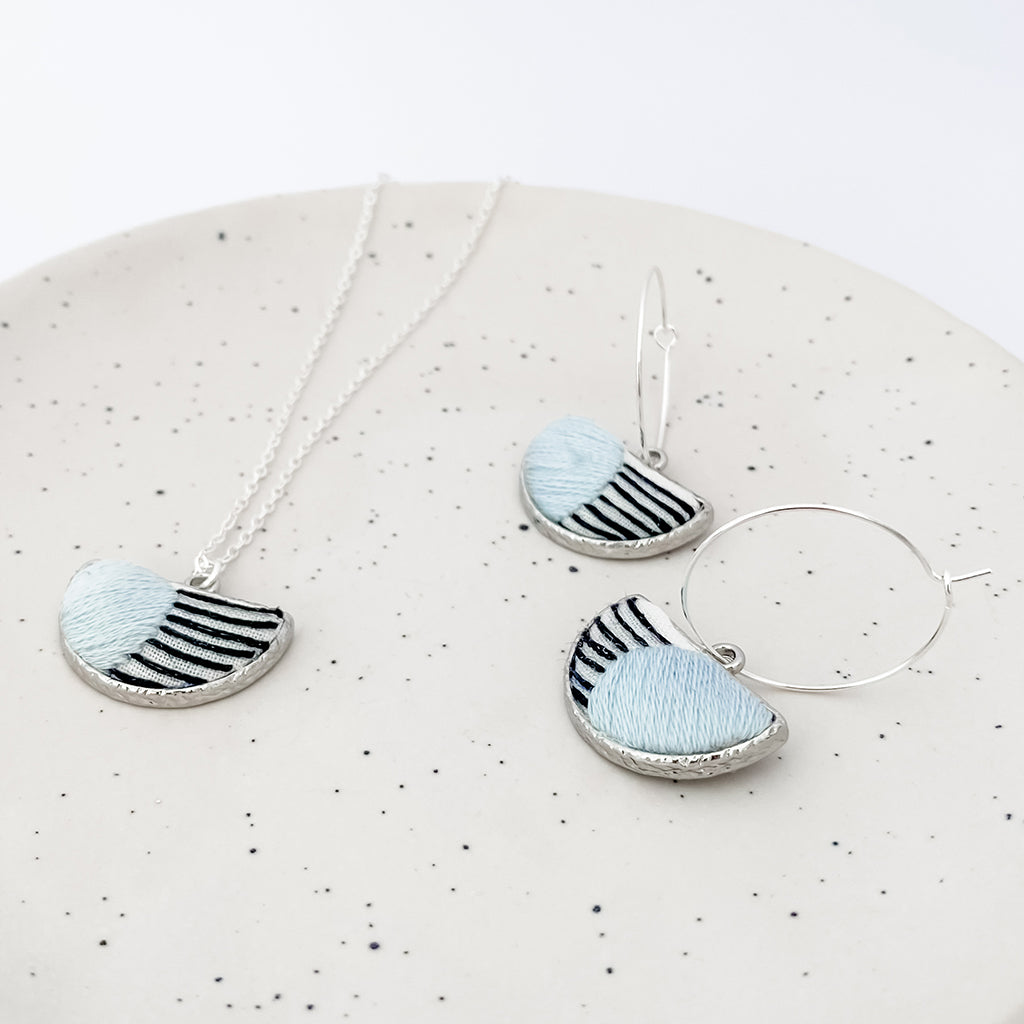 Kuro Collection – Hand-Embroidered Stripes Necklace (Silver)