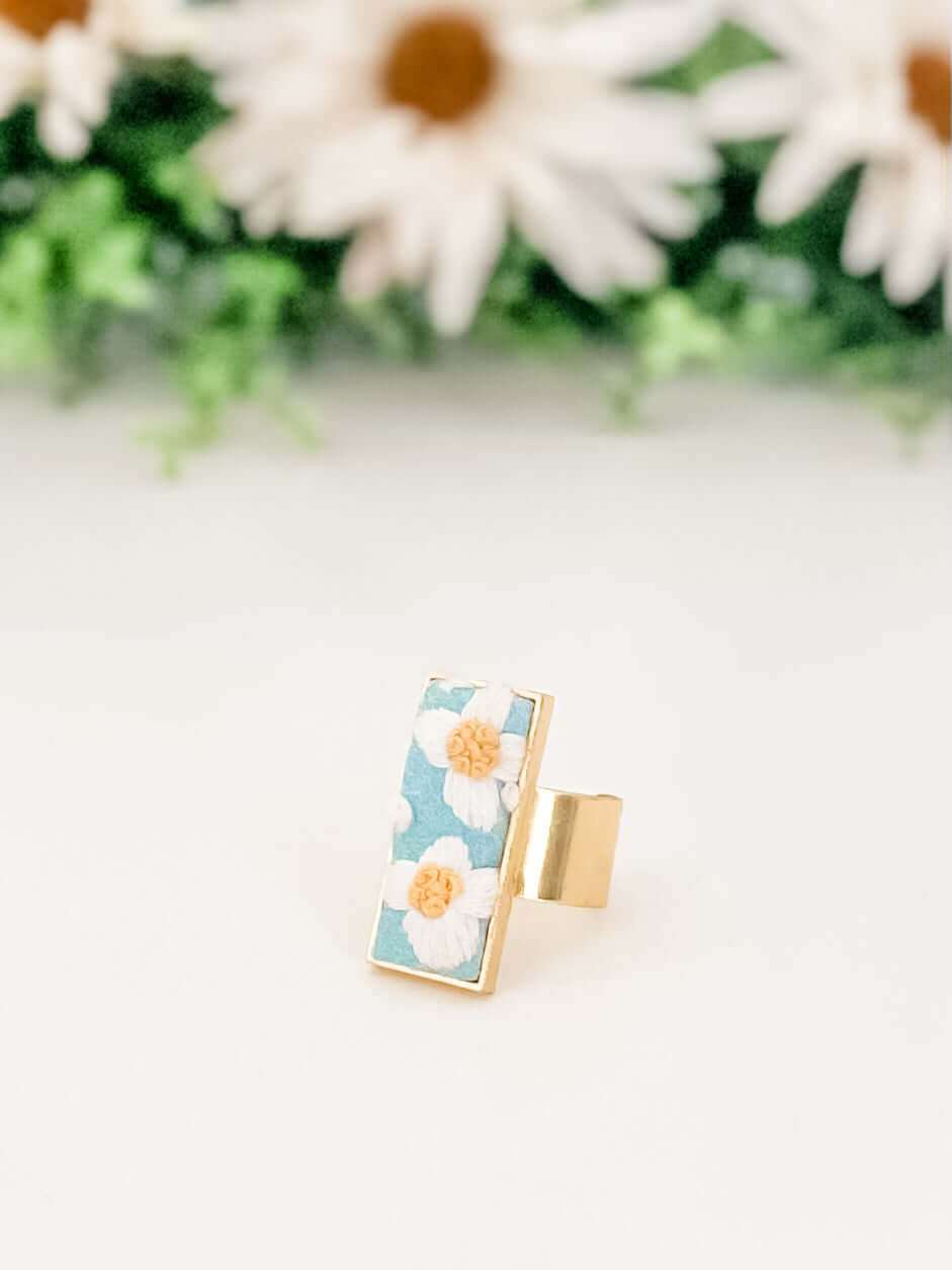 Adjustable ring, hand-embroidered