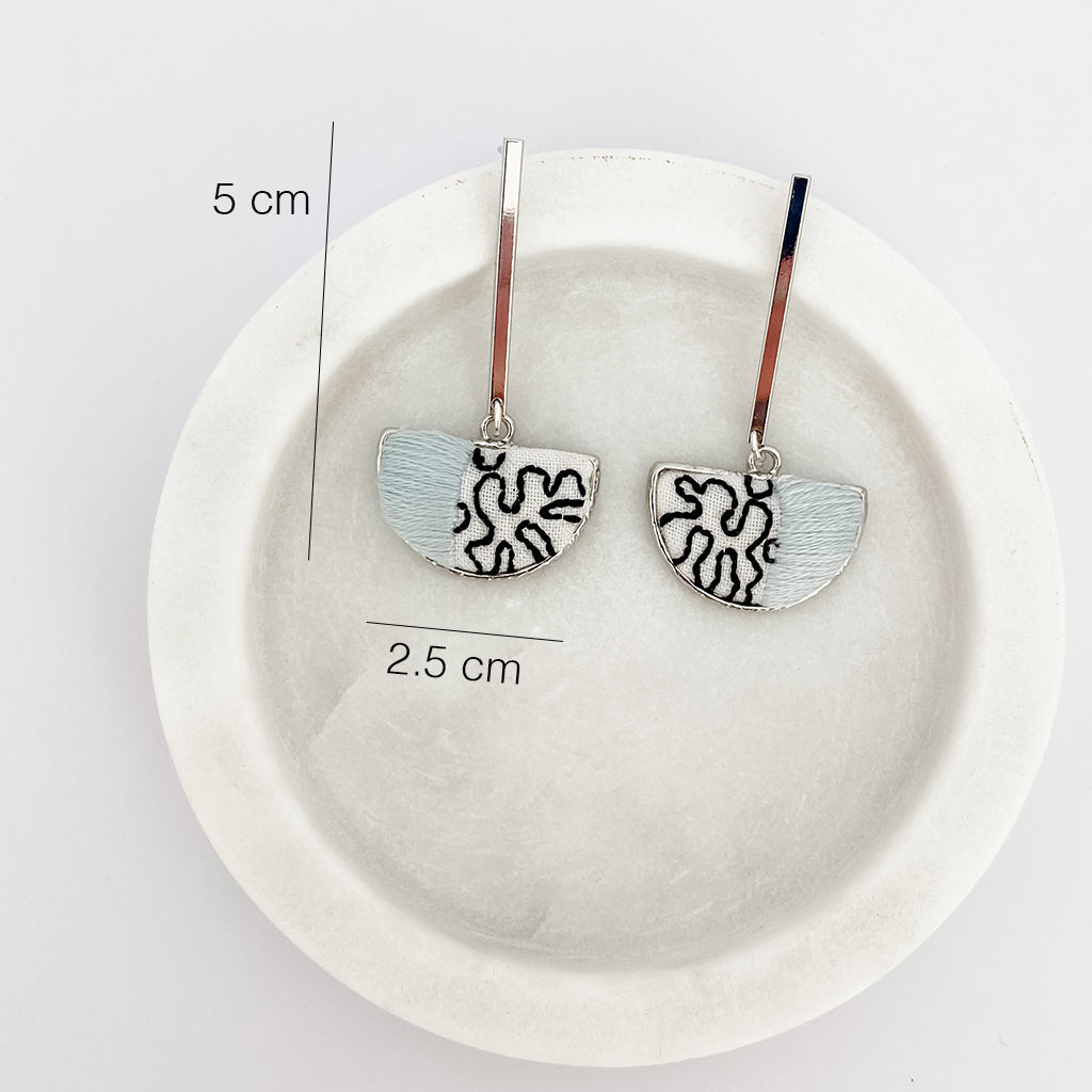 Kuro Collection – Hand-Embroidered Abstract Earrings (Silver)