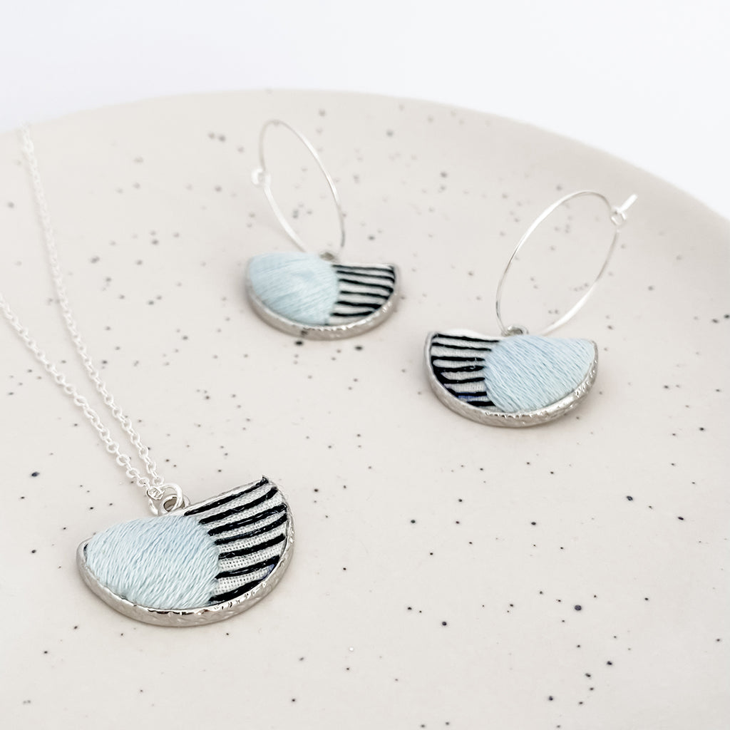 Kuro Embroidered Stripes Earrings and Necklace Set