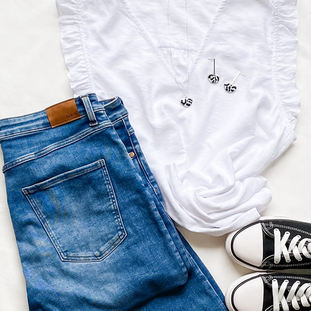 Kuro Collection – Hand-Embroidered Leopard Print Necklace (Silver)